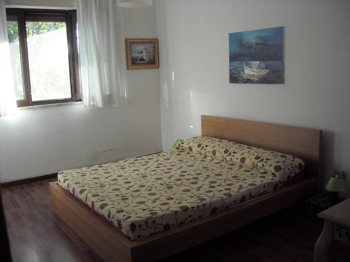 Apartment In A Villa A Mondello Exterior photo