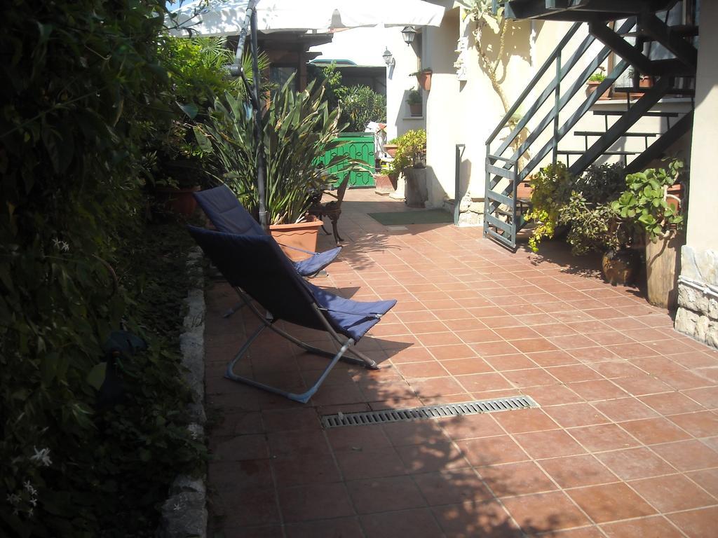 Apartment In A Villa A Mondello Room photo